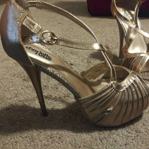 Gold sexy and shimmery heels - Picture 3 of 4